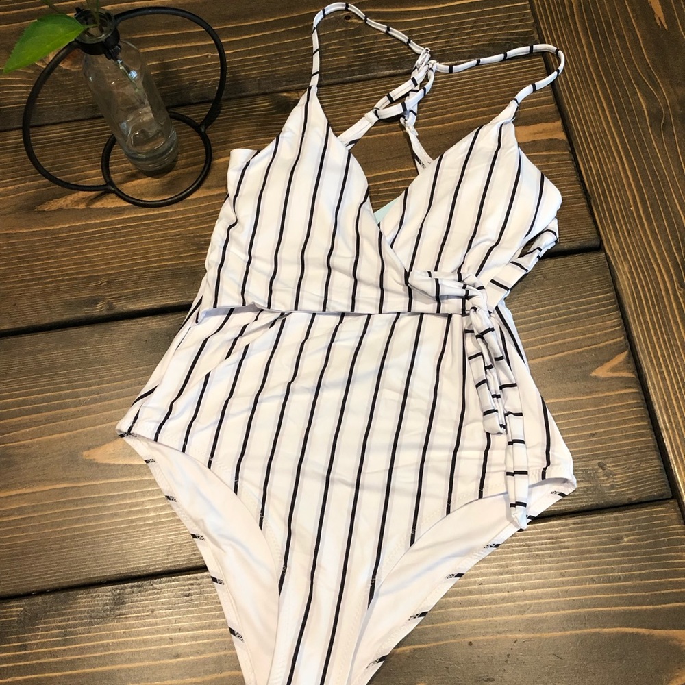 NEW Cupshe One Piece Bathing Suit
